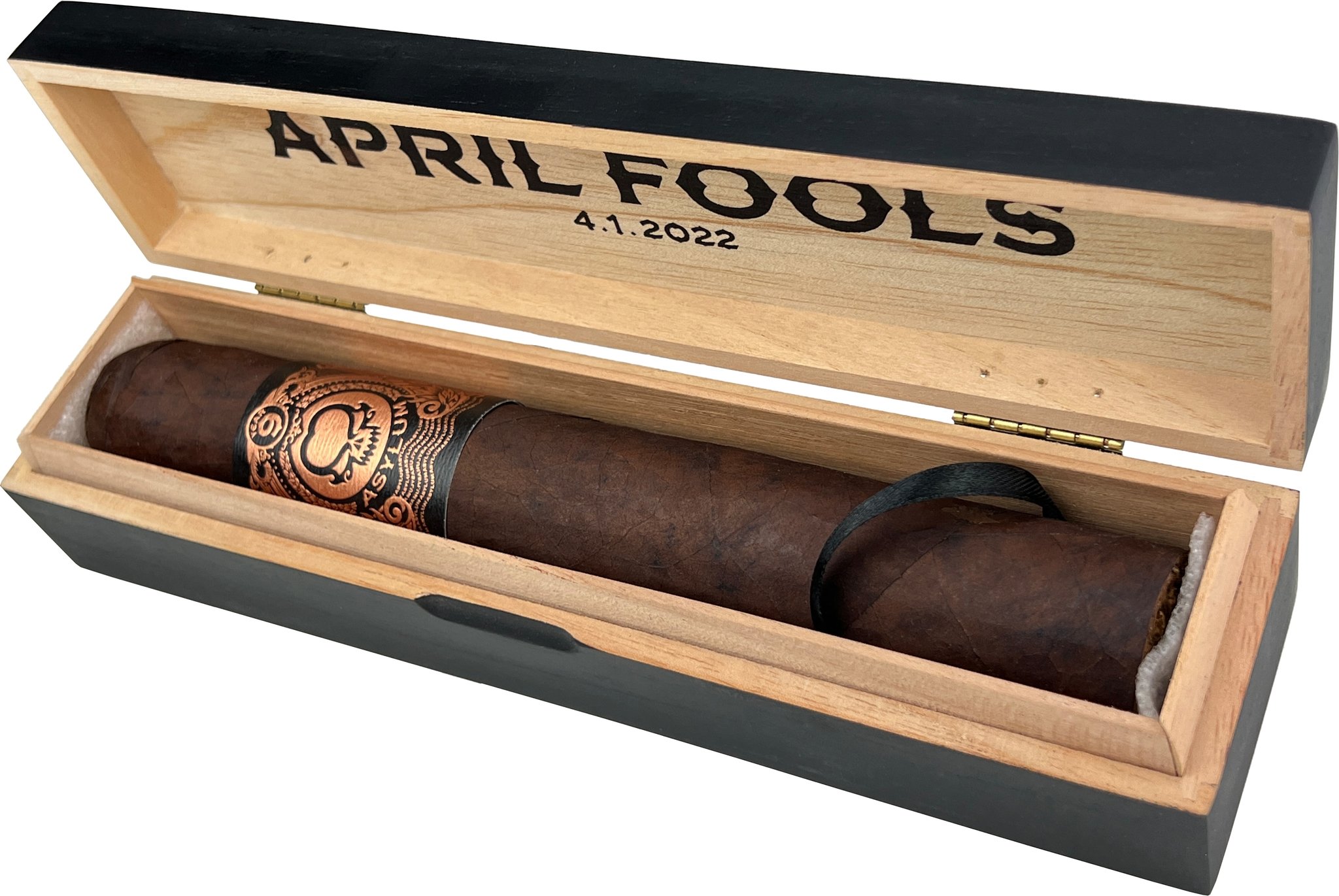 Asylum Cigars 13 90x9 April Fools Kistchen offen
