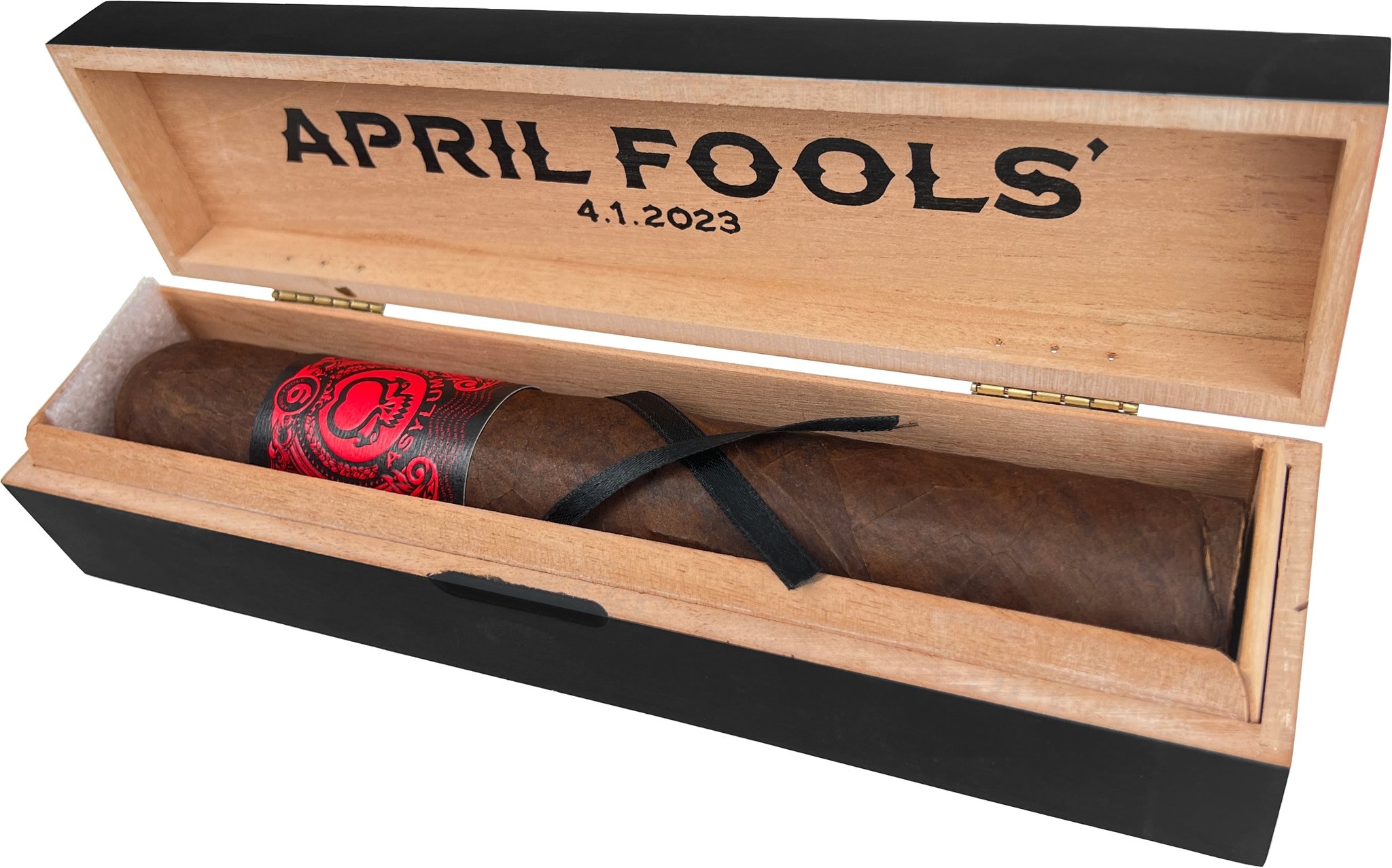 Asylum Cigars 13 90x9 April Fools Kistchen offen 2023