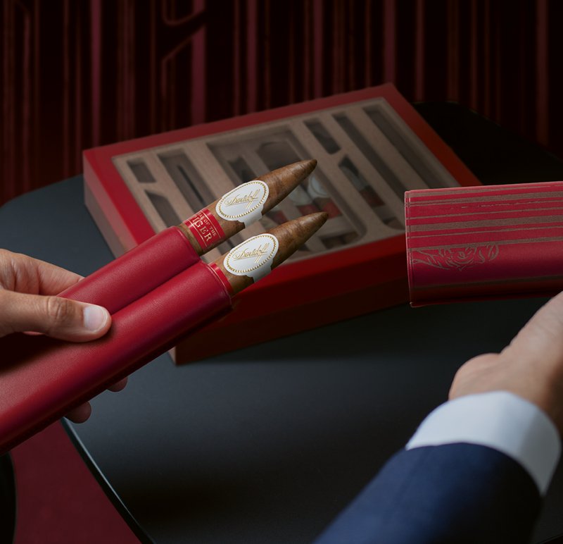 Davidoff Kalbsleder Zigarrenetui Year of the Tiger Edition XL 2 rot (119495) Stimmungsbild 3