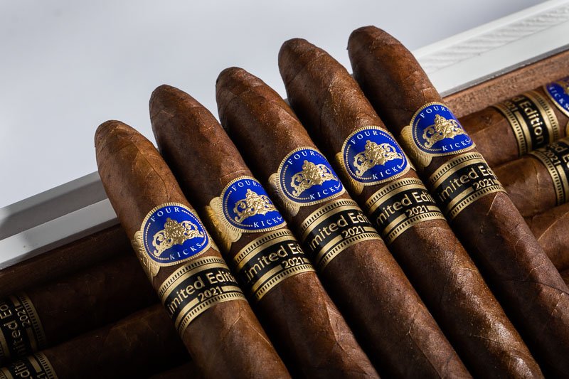 Crowned Heads Four Kicks Capa Especial Aguilas le 2021