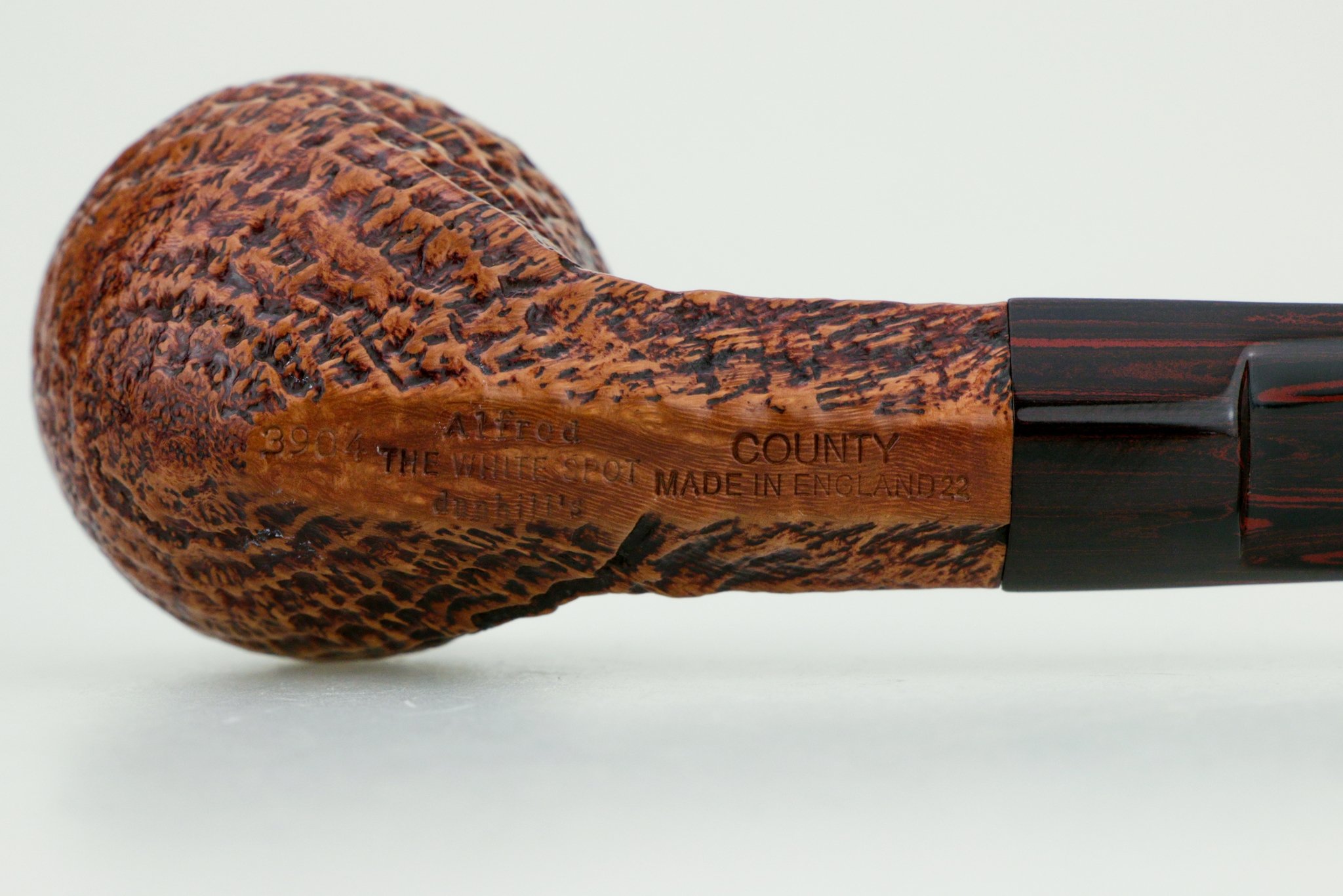 Dunhill_County_No_3904_Bulldog_03