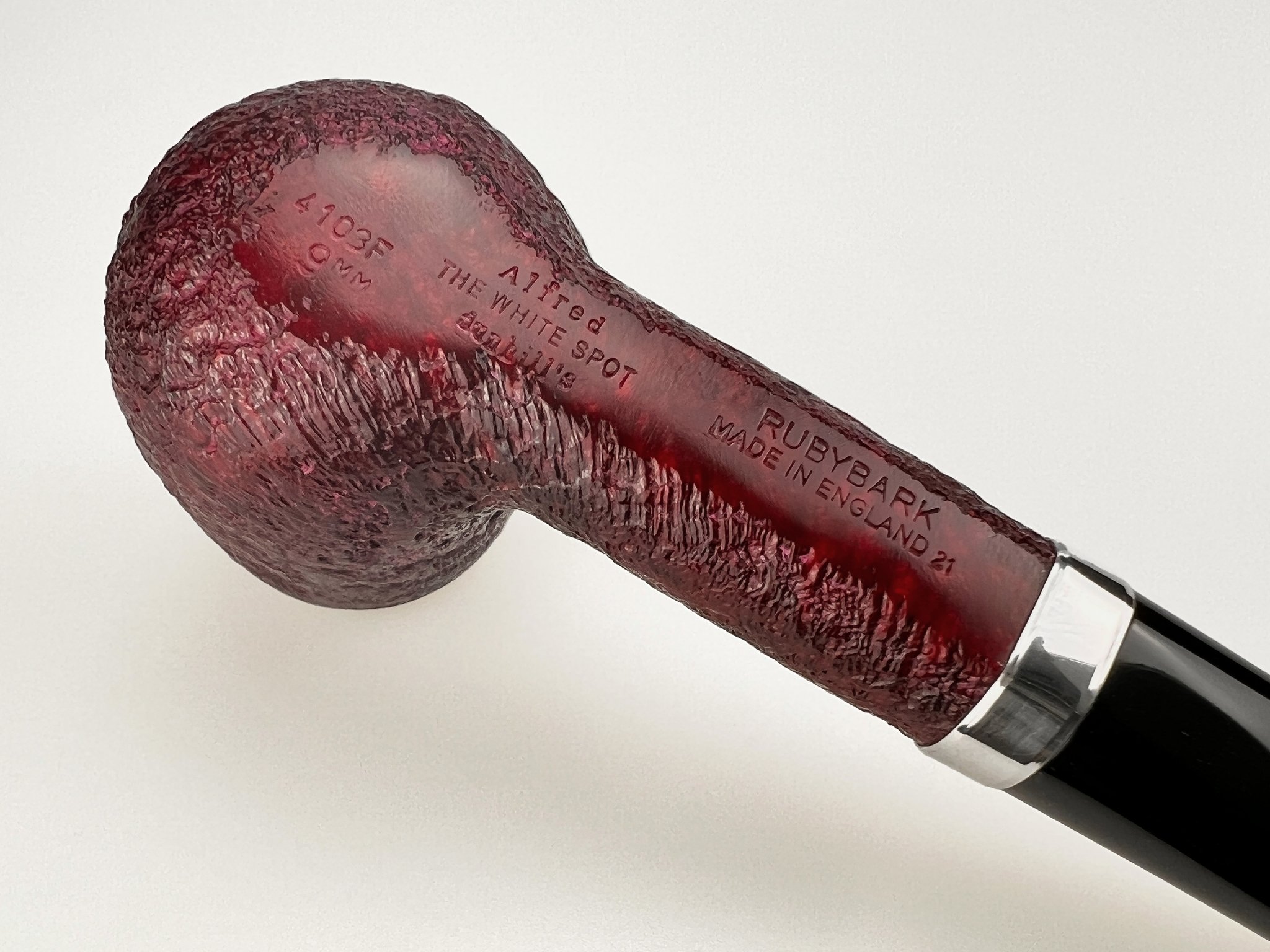 Dunhill The White Spot Pipes Ruby Bark No. 4103F Billiard Detailbild