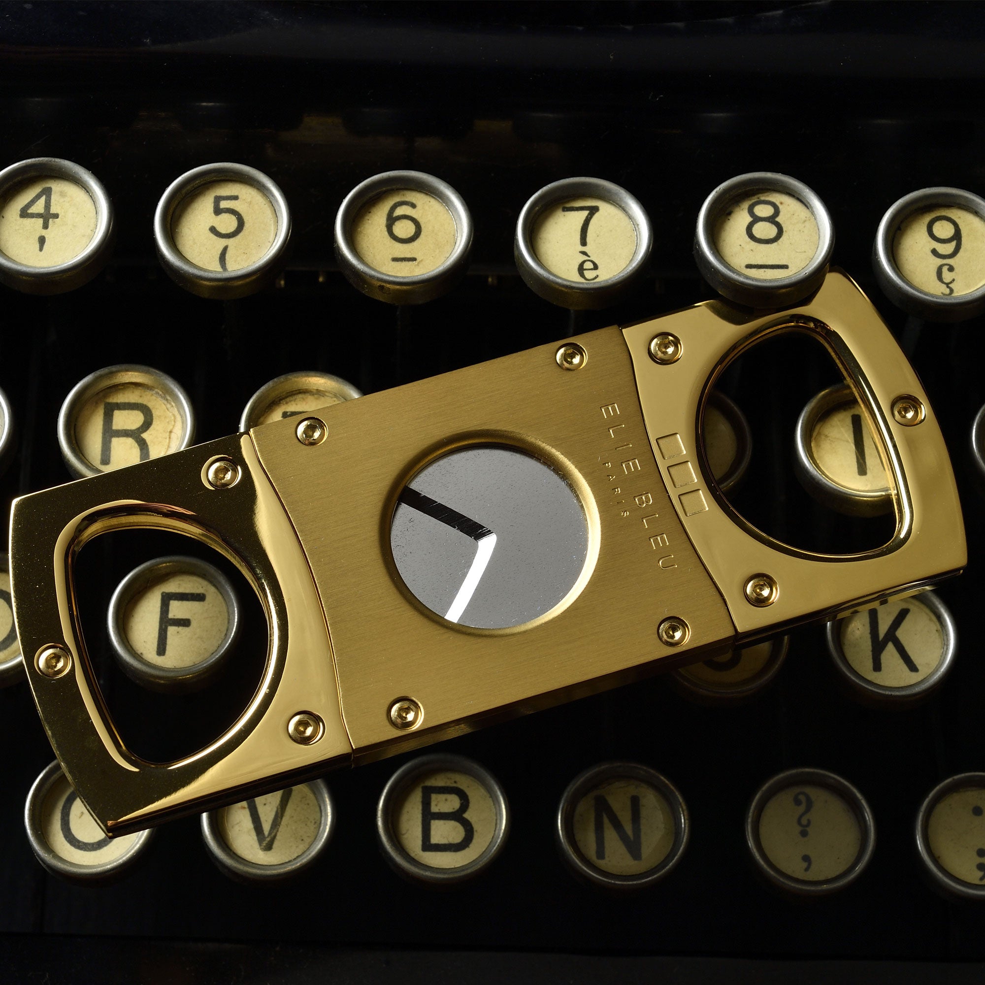 Elie Bleu Cutter Stainless Steel Golden Polished / Satin (EBC1006) Stimmungsbild