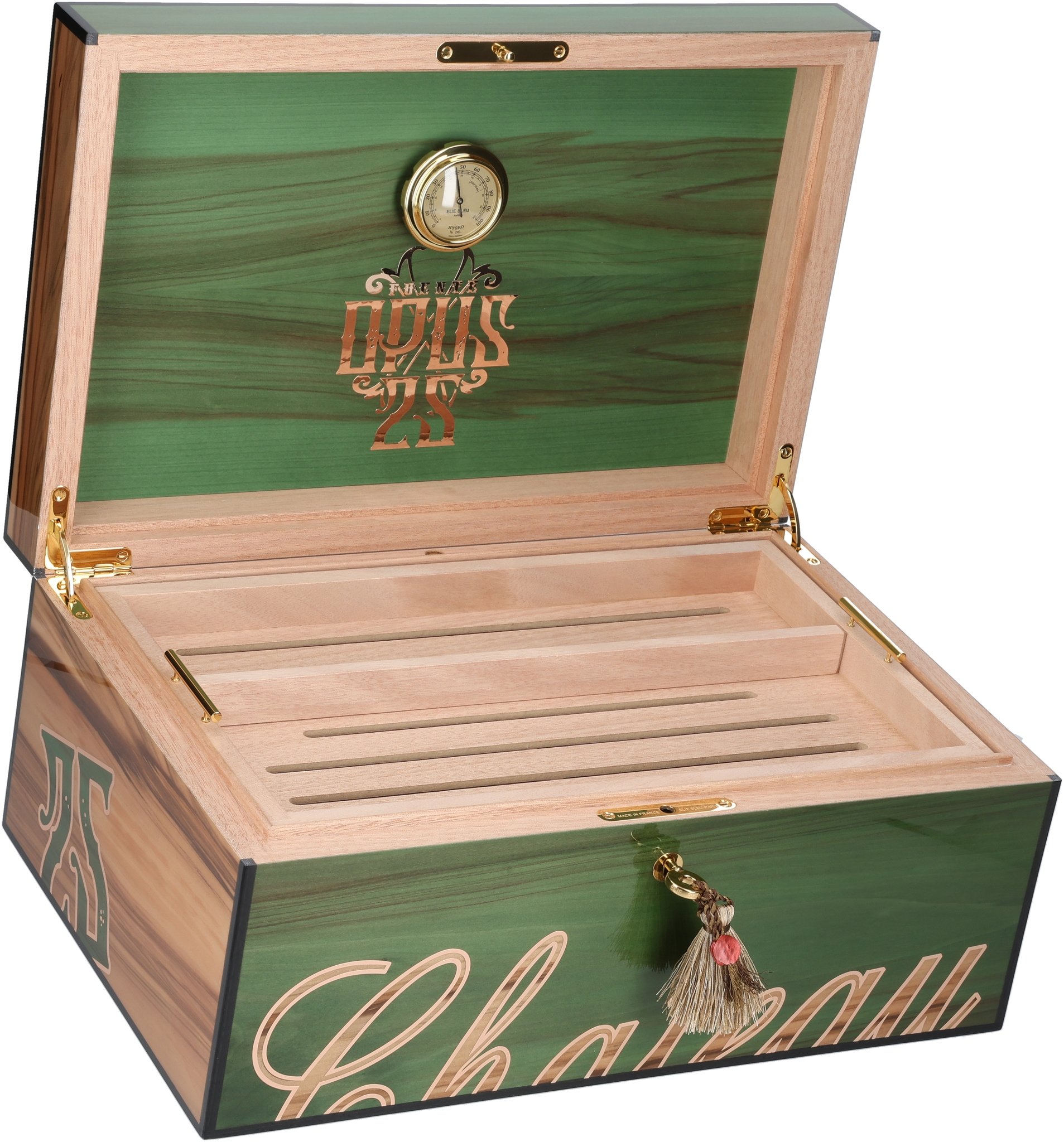 OpusX 25th Anniversary Humidor offen schräg 2