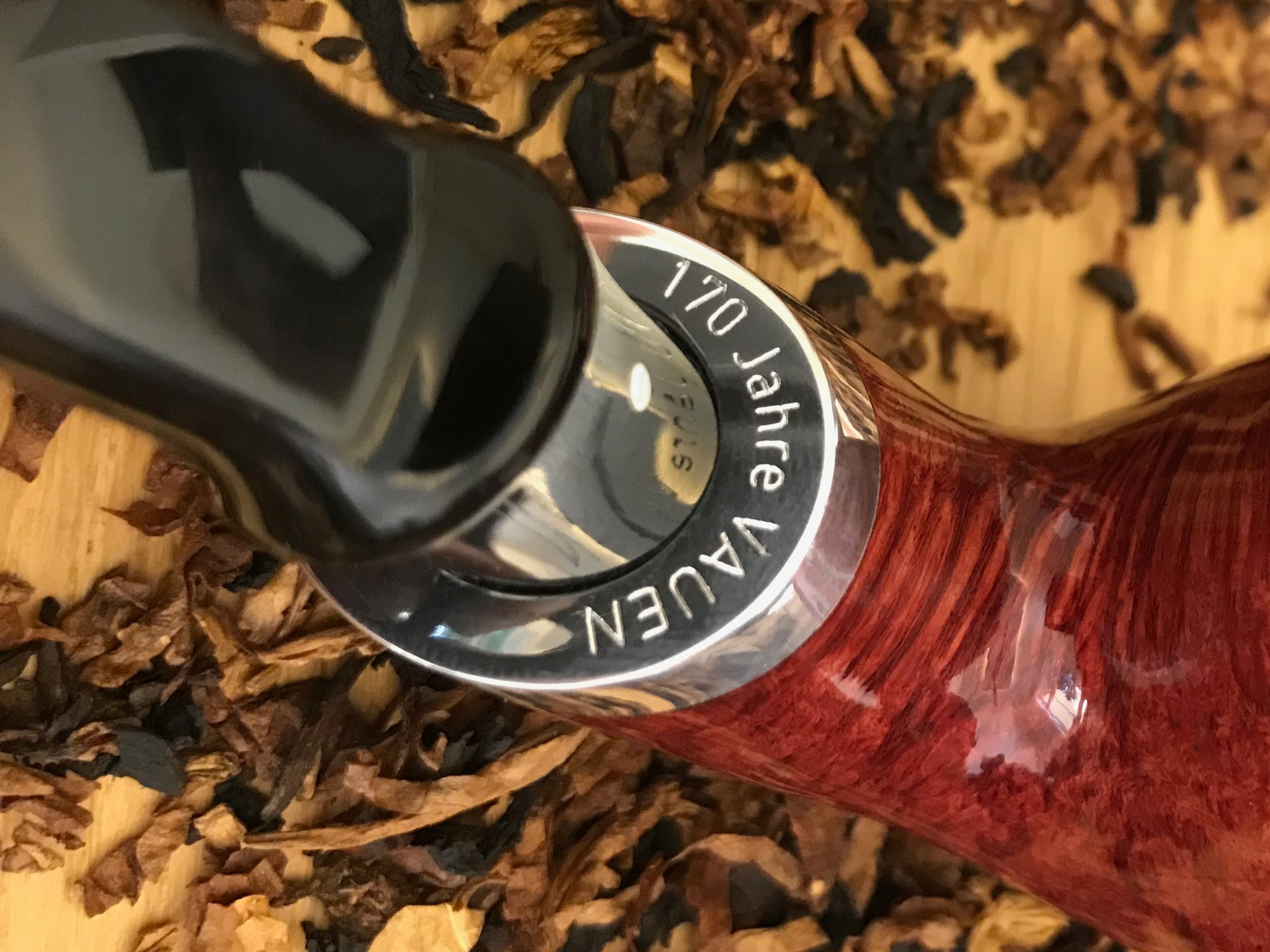 Vauen Jahrespfeife 170 Jahre Jubiläumsedition JU115 (braun) Detailbild Ring